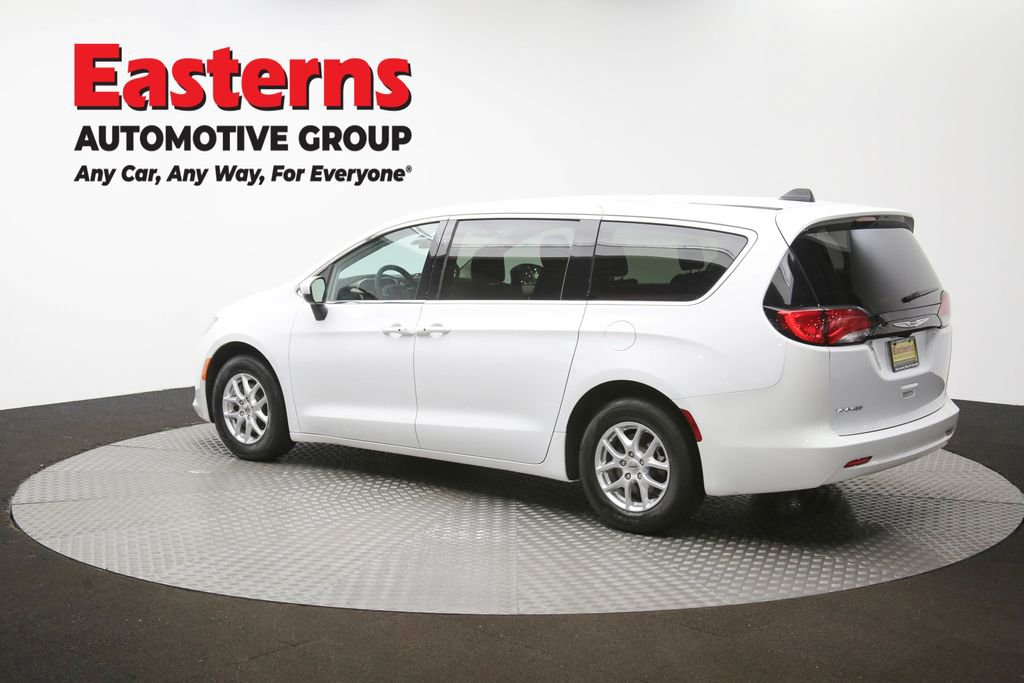 Used 2022 Chrysler Voyager LX image 60