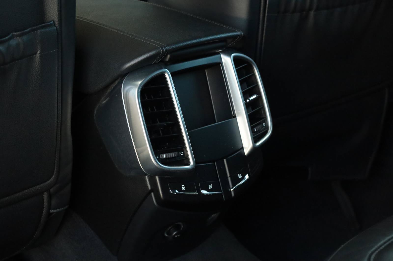Used 2016 Porsche Cayenne AWD/4WD image 33