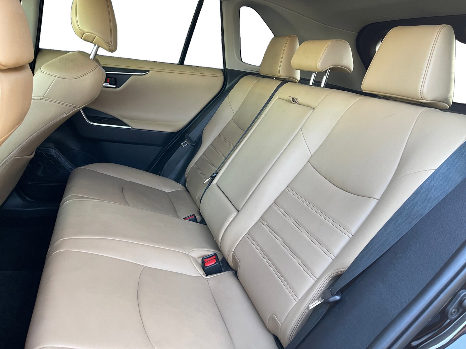 Used 2021 Toyota RAV4 Limited image 13