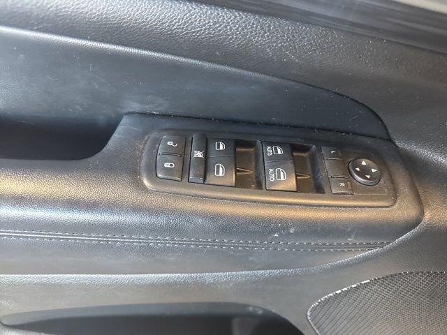 Used 2019 Jeep Grand Cherokee Altitude image 24