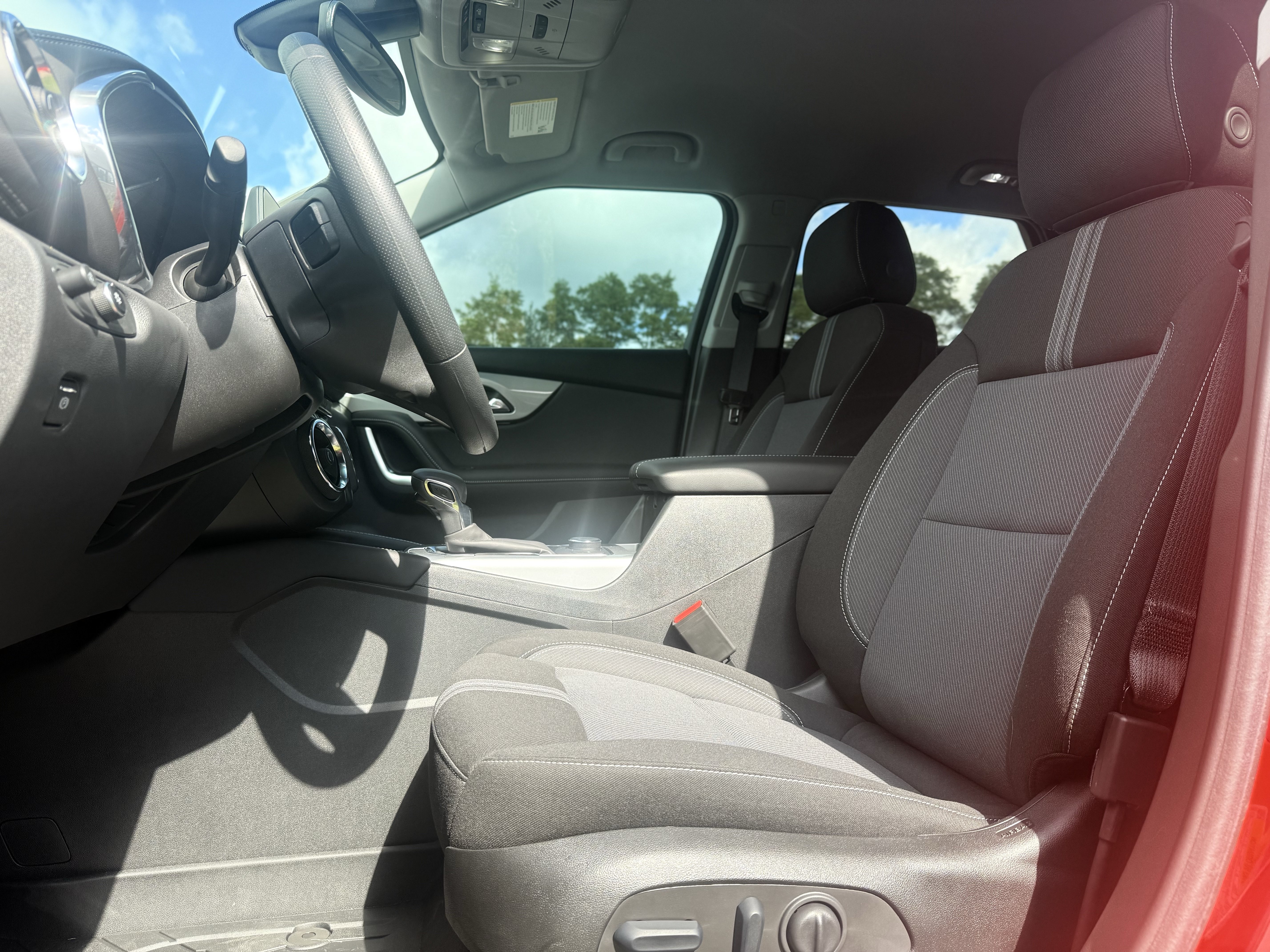 New 2025 Chevrolet Blazer LT w/ Convenience Package FWD image 9