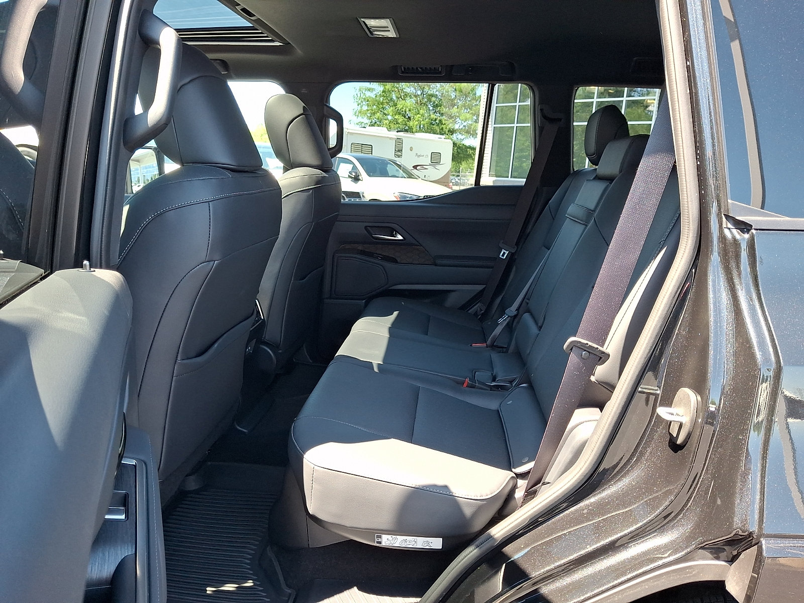 Used 2025 Lexus GX 550 w/ Accessory Package (2T) AWD/4WD image 10