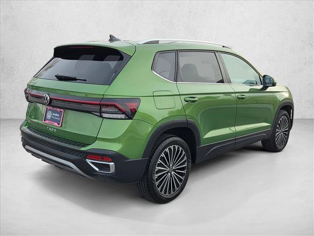 Certified 2025 Volkswagen Taos SE image 5
