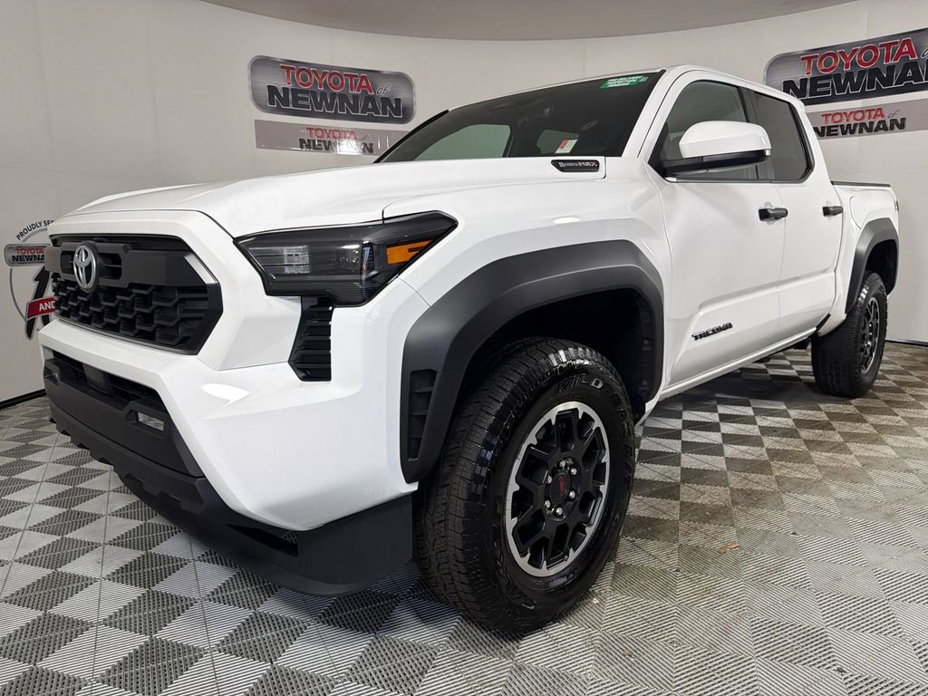Used 2025 Toyota Tacoma TRD Off-Road AWD/4WD image 7