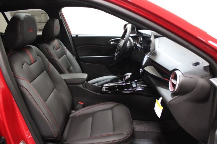 New 2026 Chevrolet Trax RS w/ Sunroof Package image 25