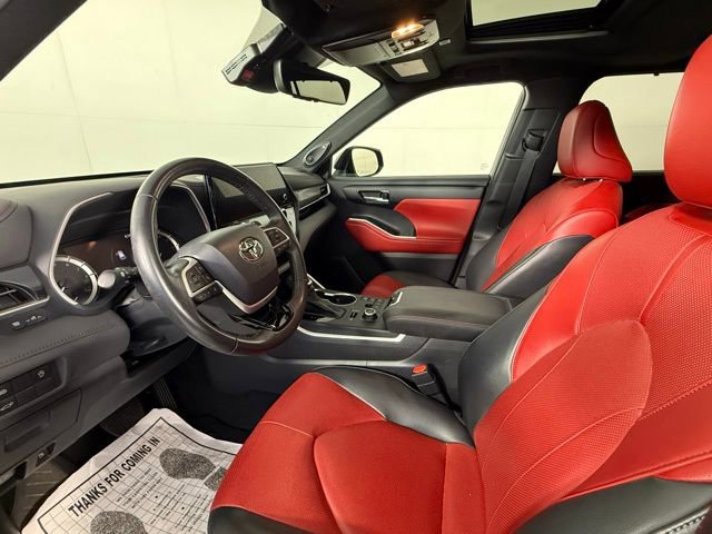Used 2023 Toyota Highlander XSE image 5