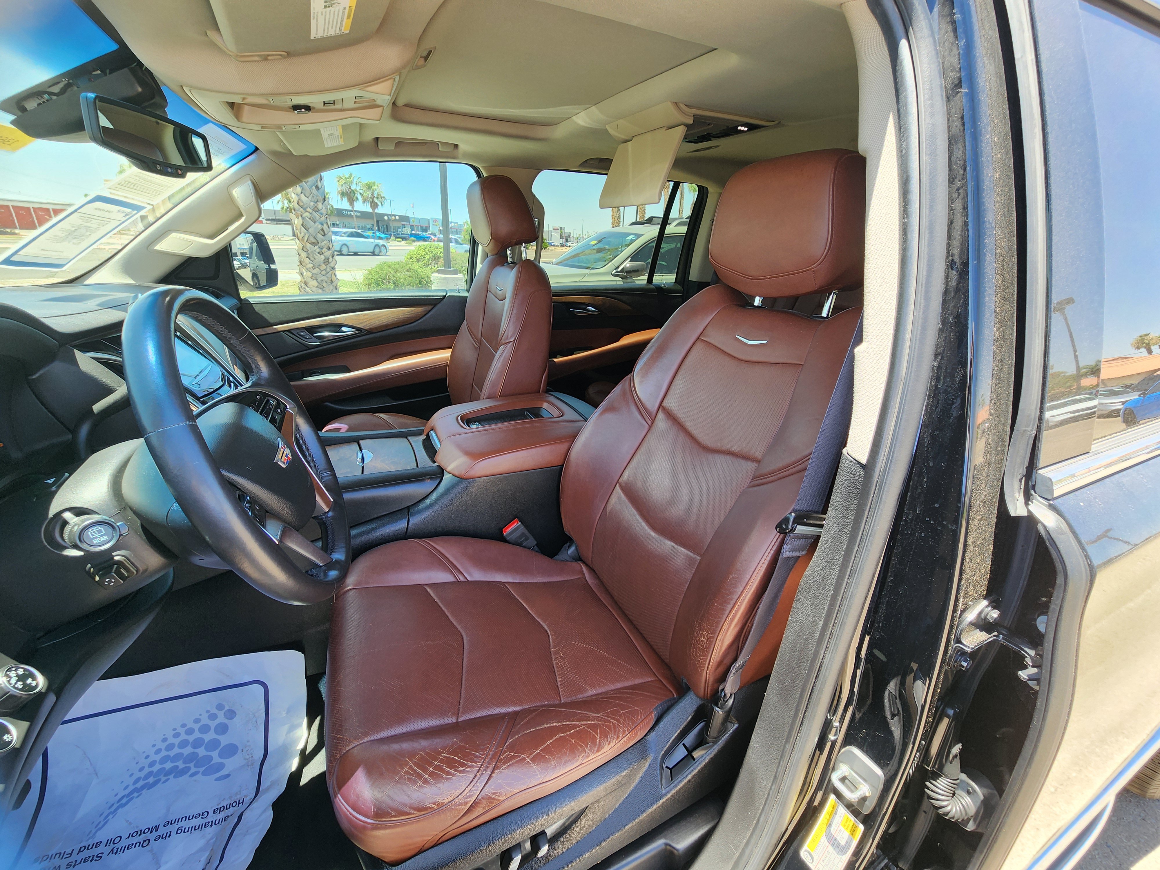 Used 2016 Cadillac Escalade ESV Luxury AWD/4WD image 16