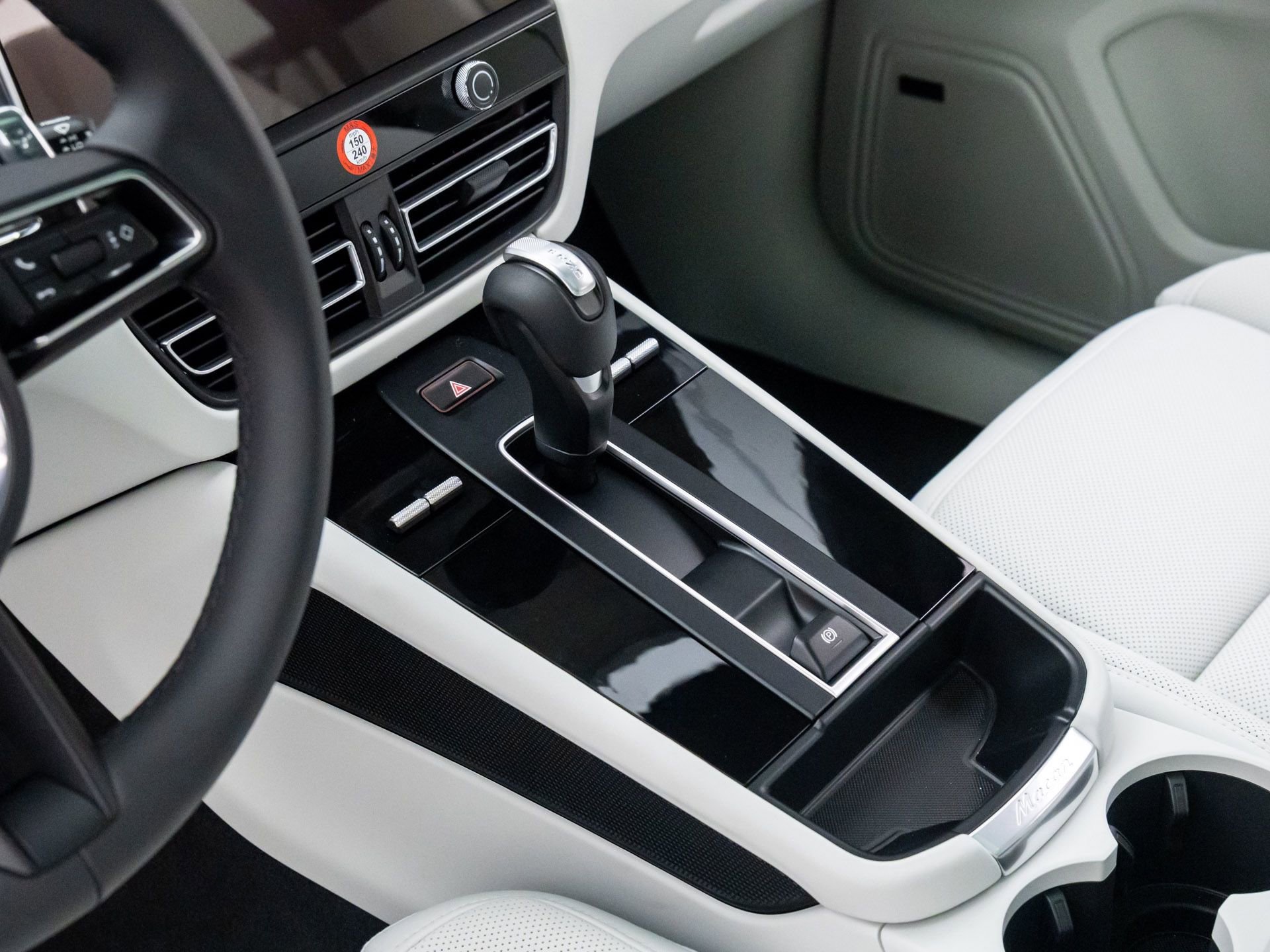 New 2026 Porsche Macan image 13