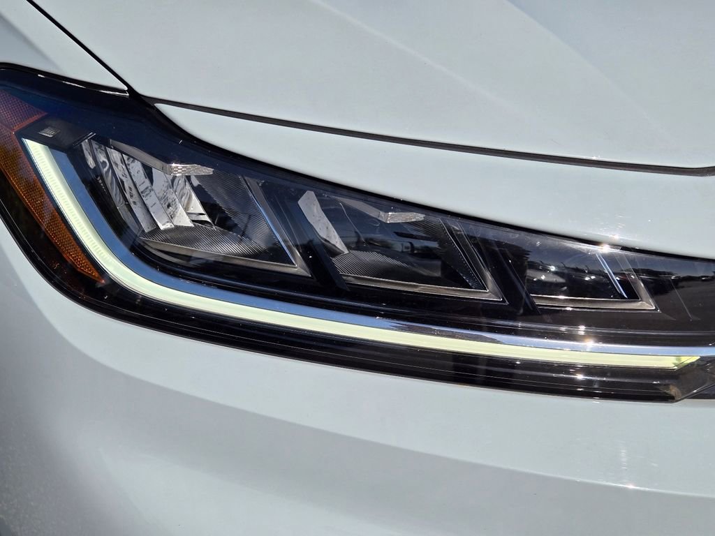 Used 2025 Volkswagen Jetta Sport FWD image 4