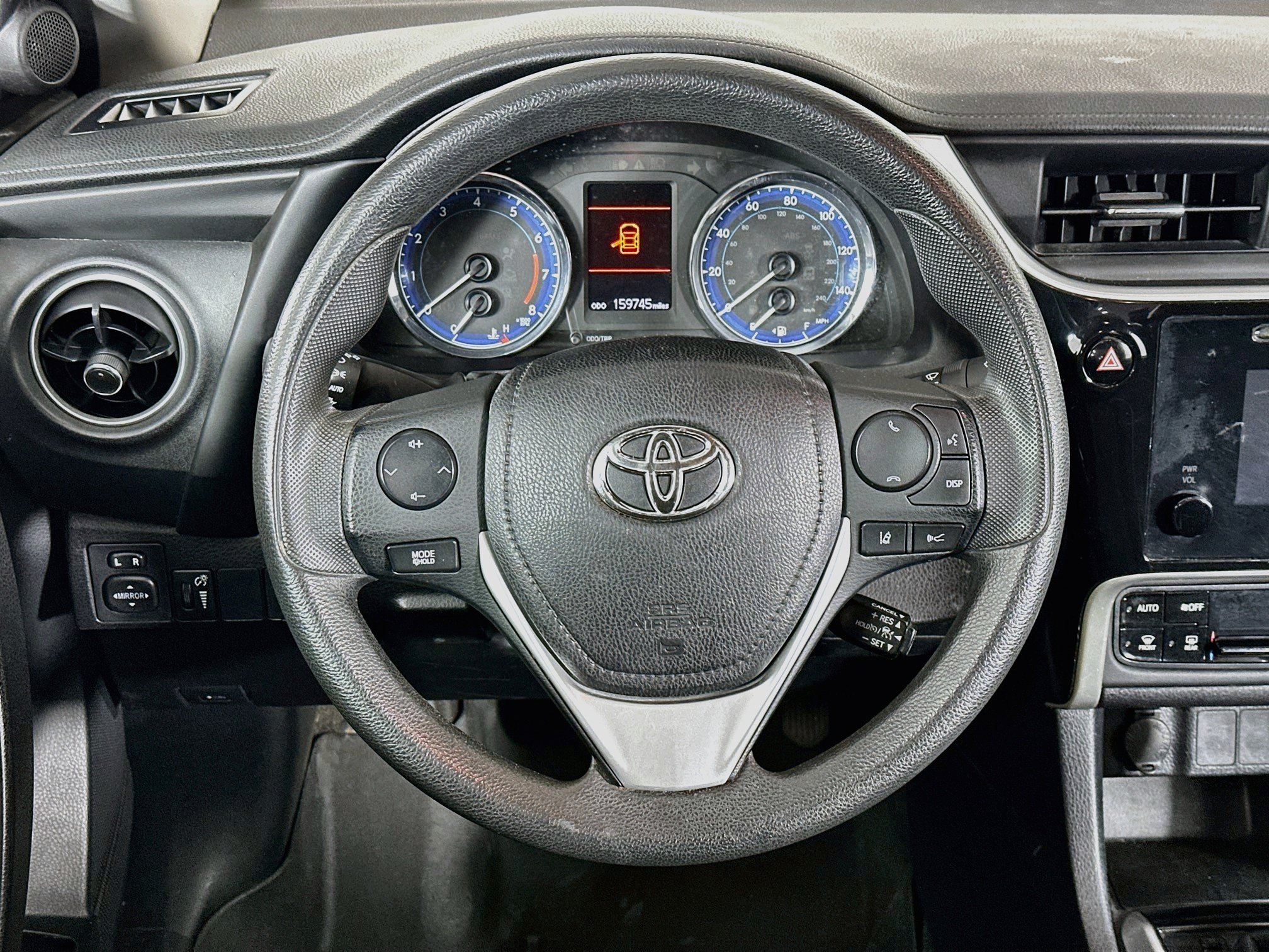 Used 2018 Toyota Corolla LE FWD image 18