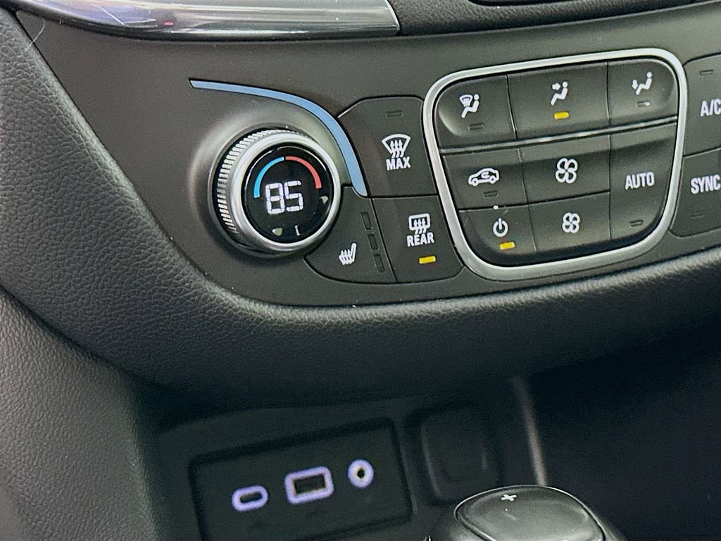 Used 2020 Chevrolet Equinox LT image 29