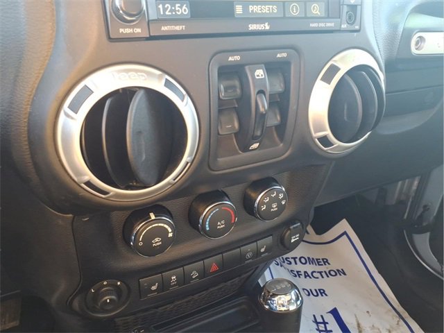 Used 2016 Jeep Wrangler Unlimited Rubicon w/ Connectivity Group image 19