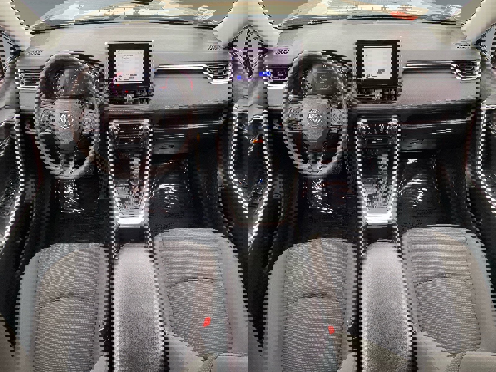 Used 2023 Toyota RAV4 LE image 10