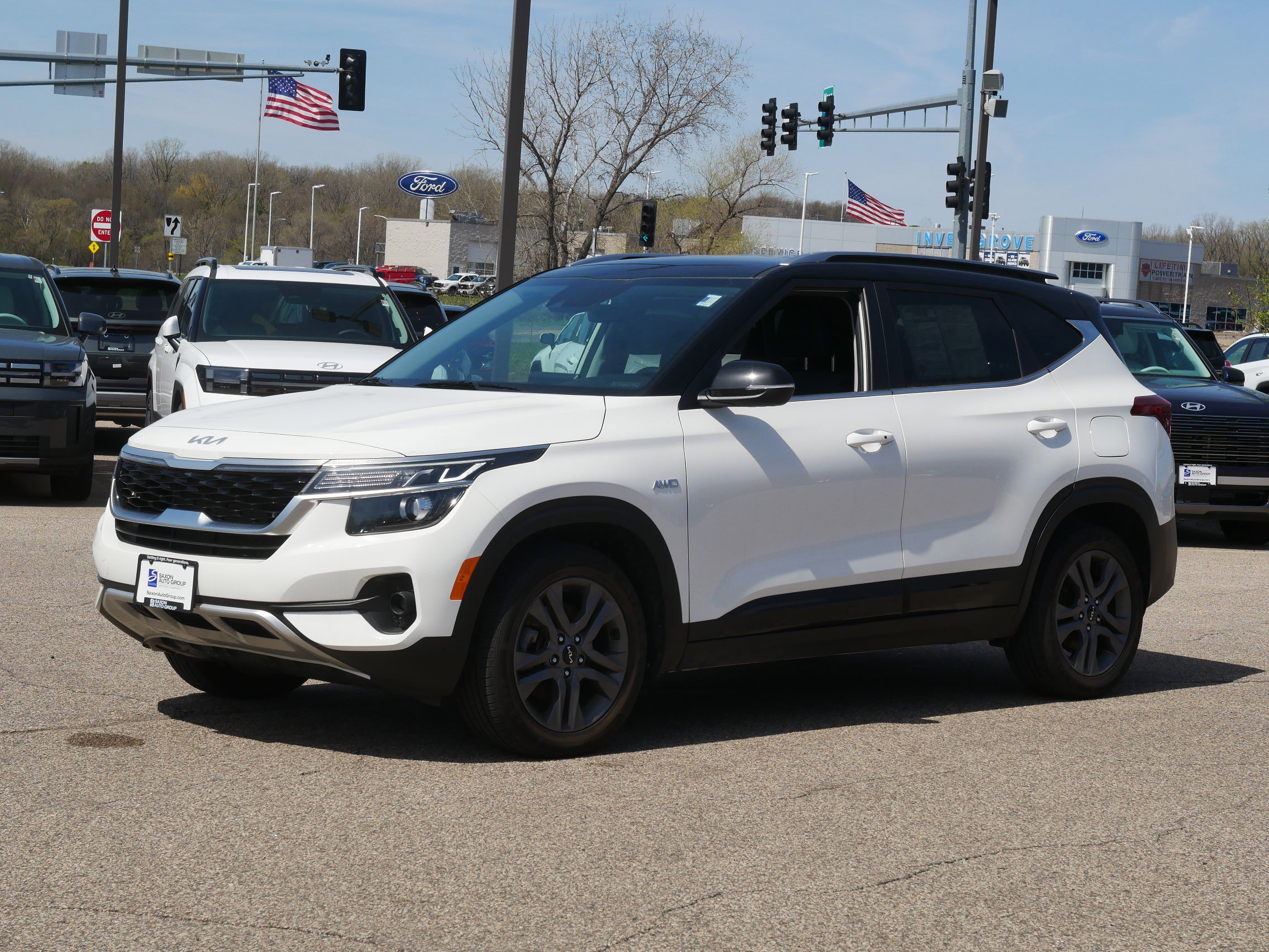 Used 2023 Kia Seltos S AWD/4WD image 2