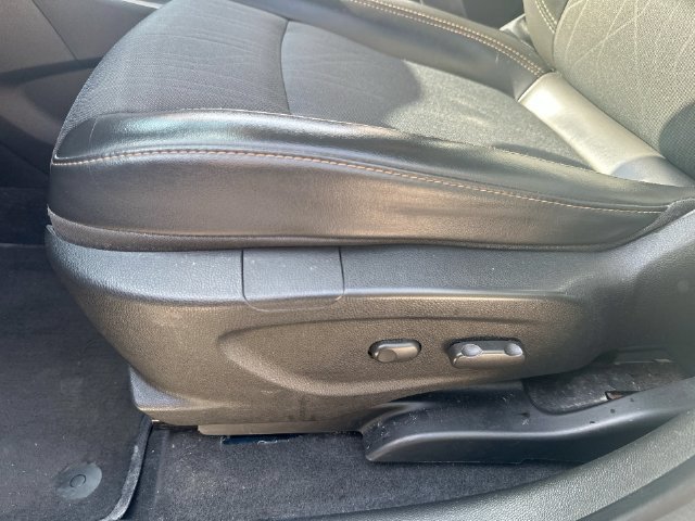 Used 2020 Chevrolet Trax LT w/ LT Convenience Package FWD image 45