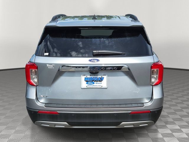 Used 2023 Ford Explorer XLT w/ Equipment Group 202A RWD image 5