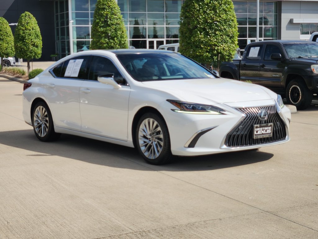 Used 2019 Lexus ES 350 Ultra Luxury w/ Accessory Package 2 FWD image 3