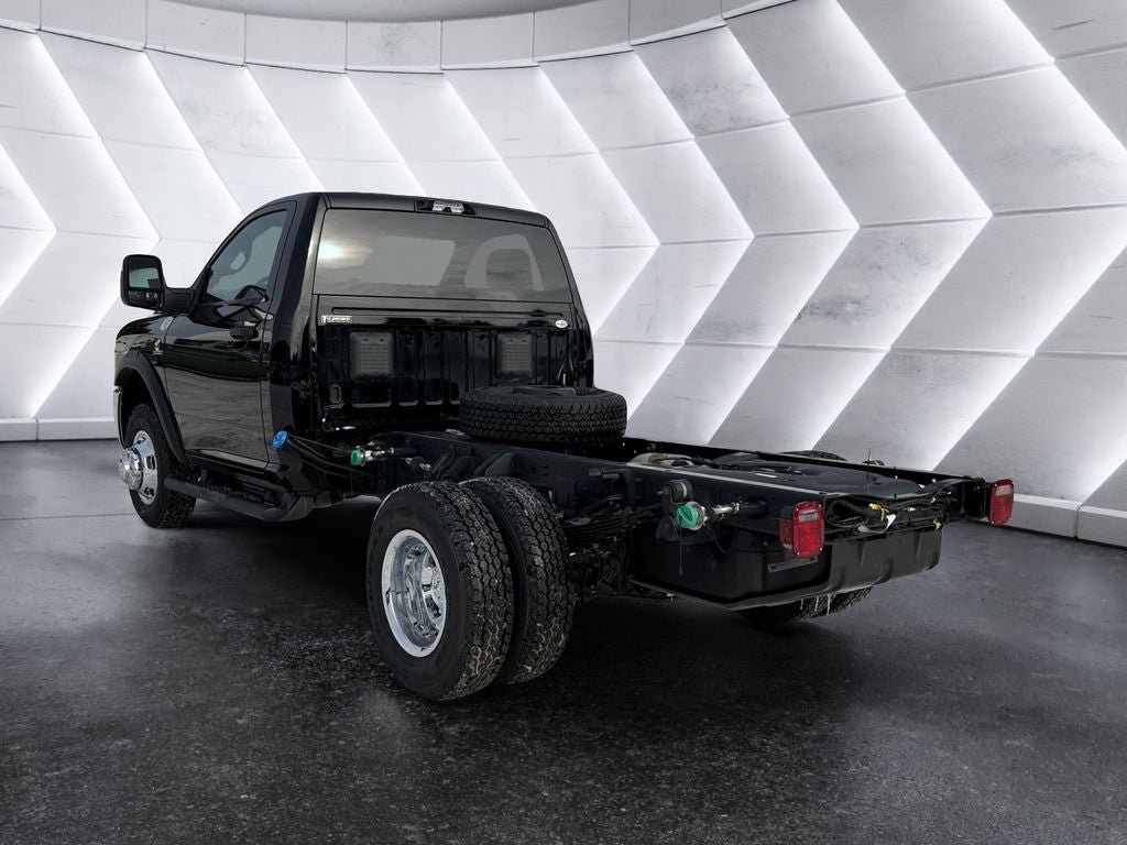 New 2026 RAM 3500 Tradesman AWD/4WD image 4