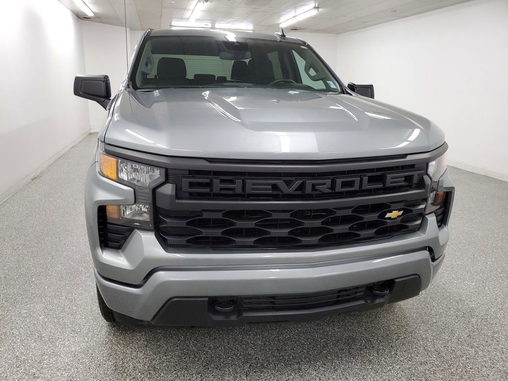 Used 2024 Chevrolet Silverado 1500 Custom image 2