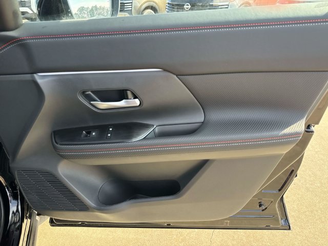 New 2027 Nissan Kicks SR FWD image 16