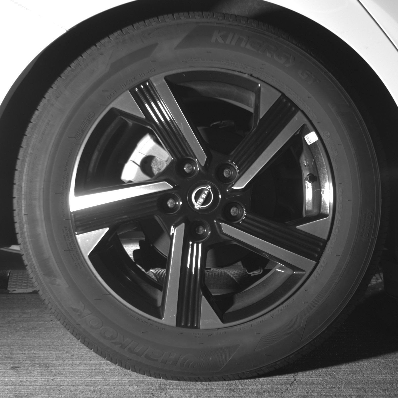 Used 2025 Nissan Sentra SV FWD image 18
