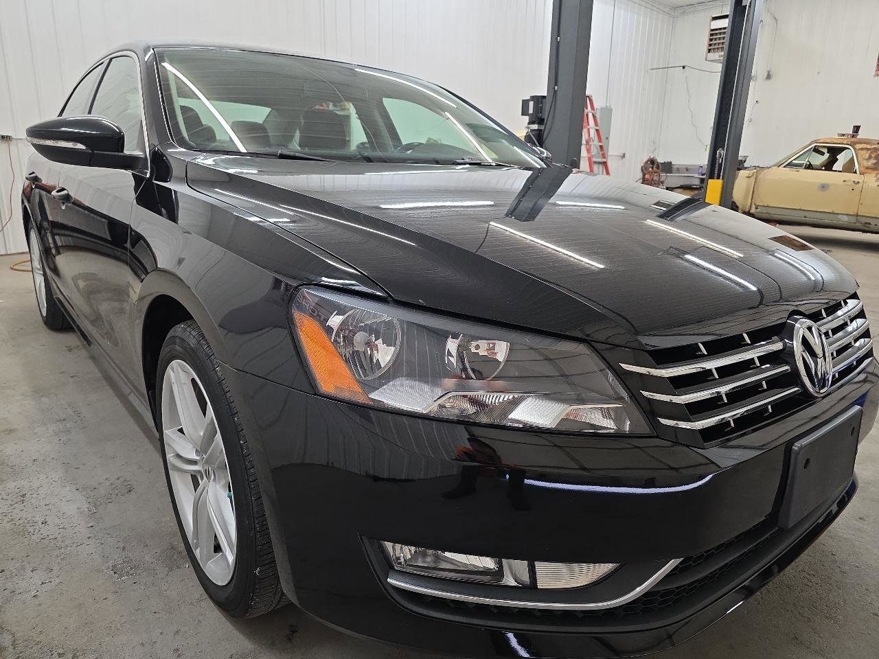 Used 2012 Volkswagen Passat 3.6 SE image 16