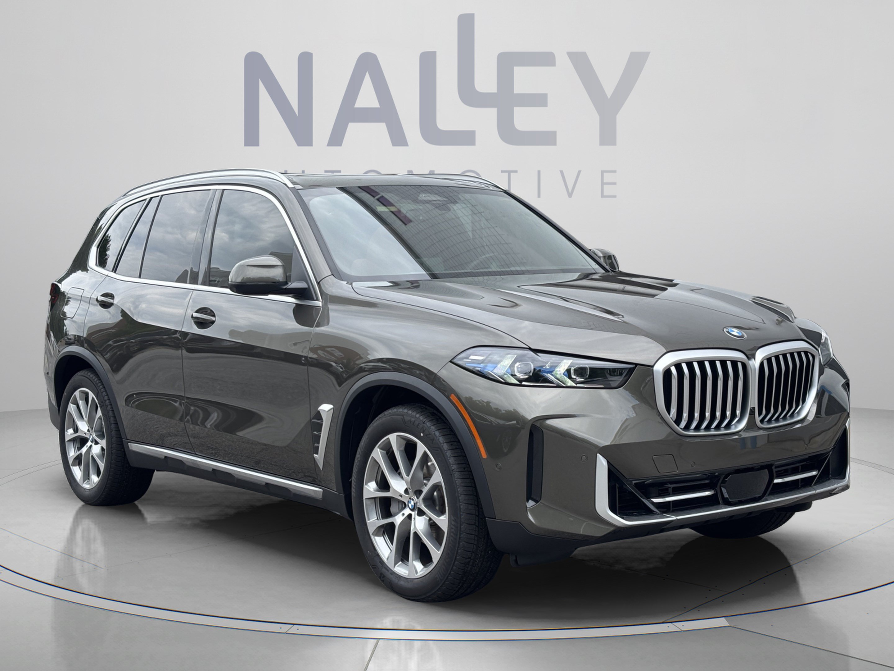 Used 2026 BMW X5 xDrive40i w/ Premium Package AWD/4WD image 5