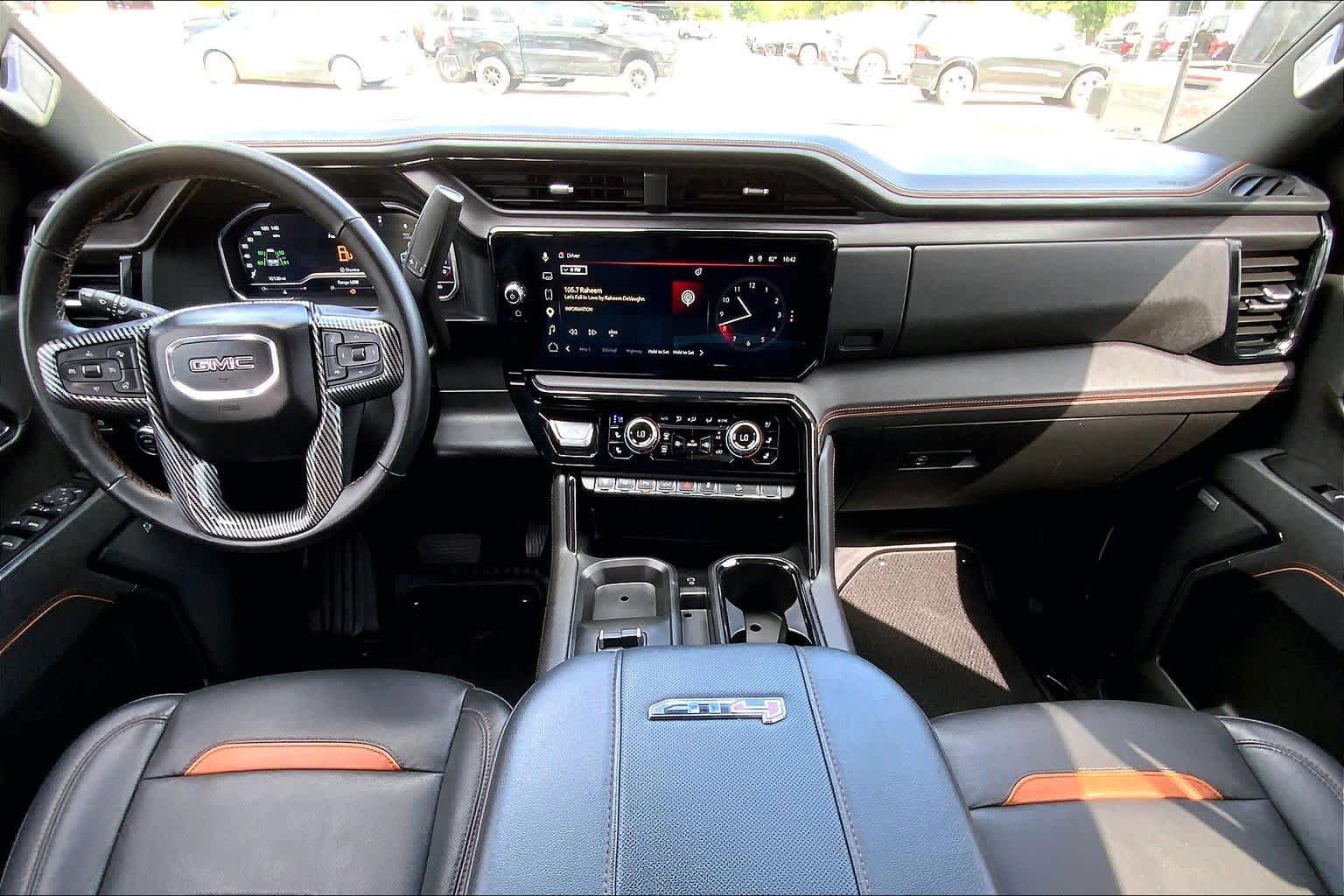 Used 2025 GMC Sierra 2500 AT4 w/ AT4 Premium Plus Package image 27