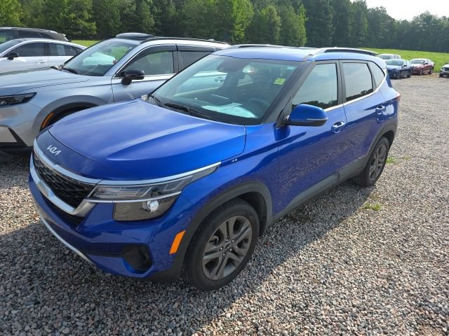 Certified 2023 Kia Seltos S w/ Navigation Package FWD image 3