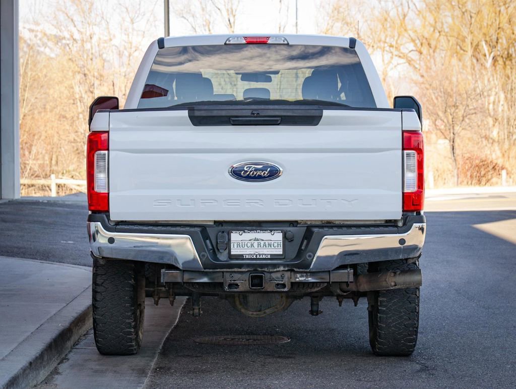 Used 2019 Ford F250 XLT w/ XLT Value Package AWD/4WD image 4