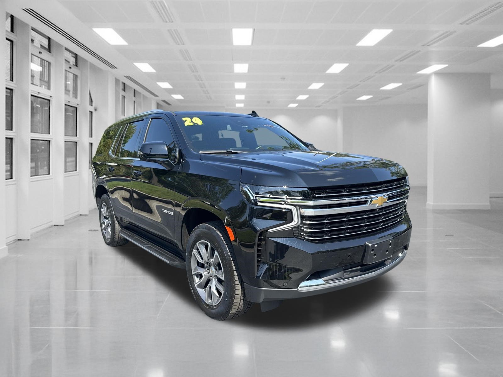 Used 2024 Chevrolet Tahoe LT w/ LT Signature Plus Package RWD image 3