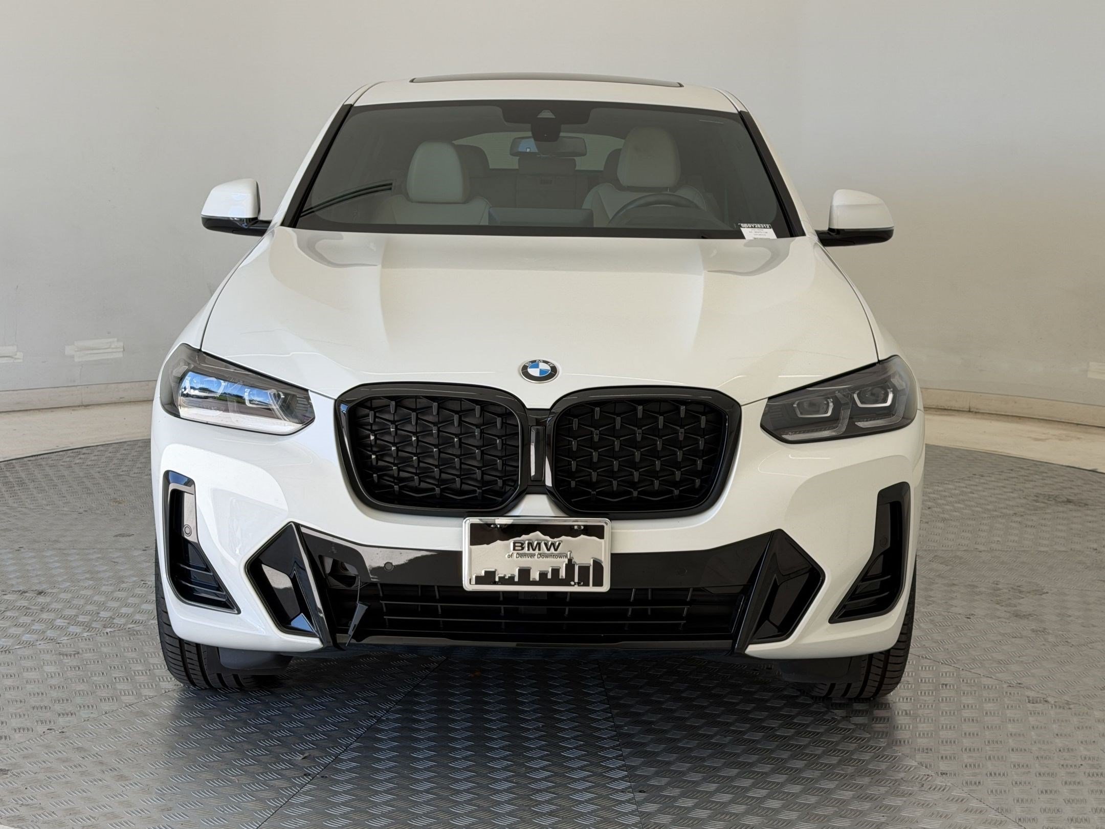 Used 2025 BMW X4 xDrive30i w/ Premium Package AWD/4WD image 6