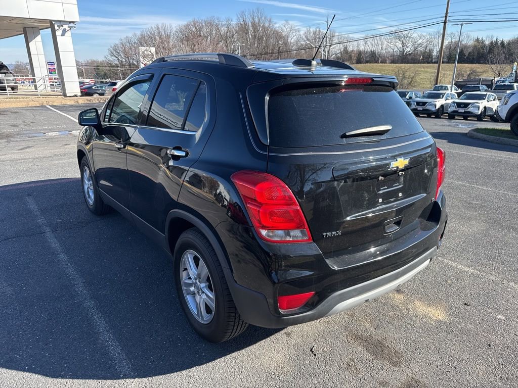 Used 2019 Chevrolet Trax LT w/ LT Convenience Package image 3