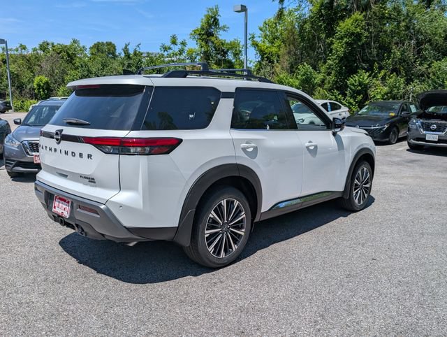New 2026 Nissan Pathfinder Platinum w/ Cargo Package AWD/4WD image 2