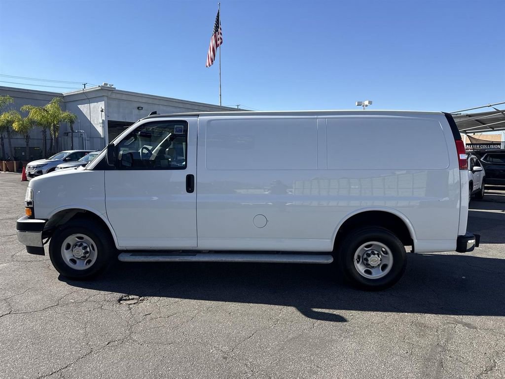 Used 2024 Chevrolet Express 2500 w/ Driver Convenience Package image 5
