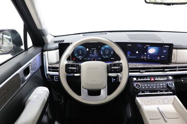 Used 2025 Hyundai Santa Fe Calligraphy FWD image 11