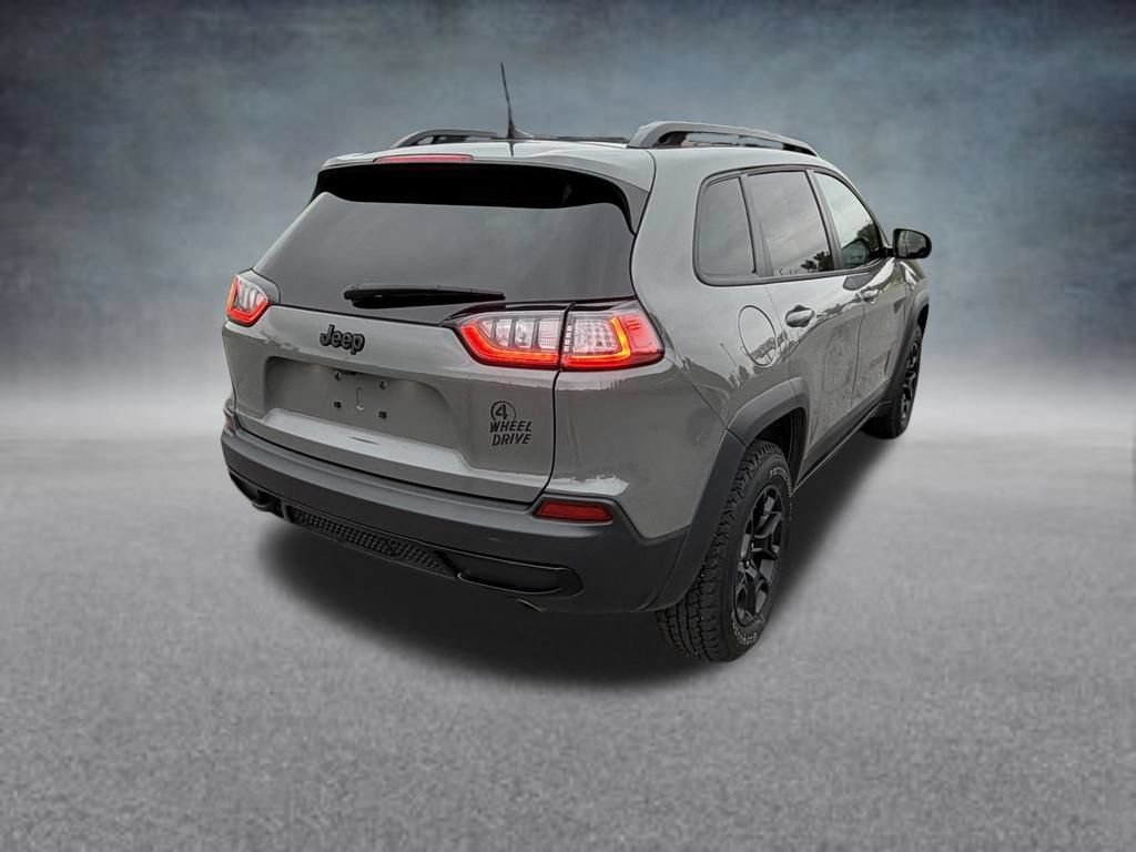 Used 2022 Jeep Cherokee Latitude AWD/4WD image 5