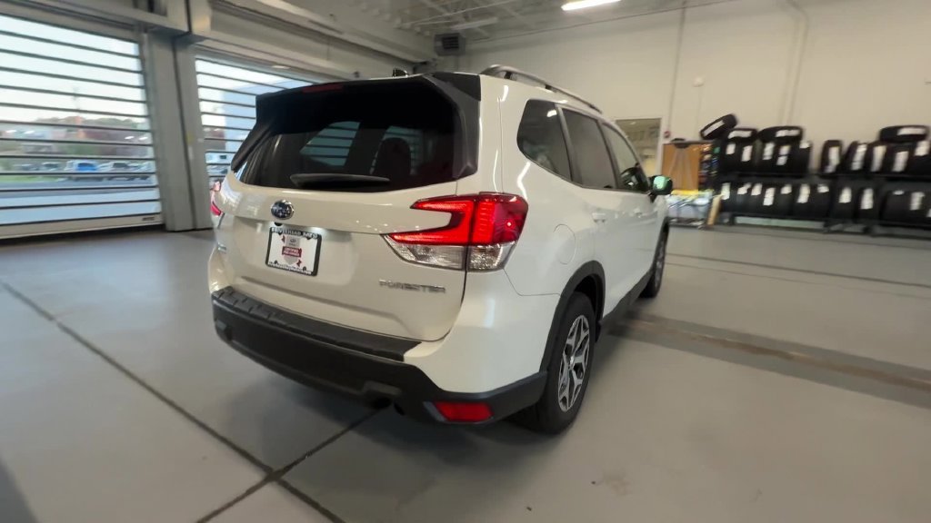 Certified 2024 Subaru Forester Premium AWD/4WD image 11