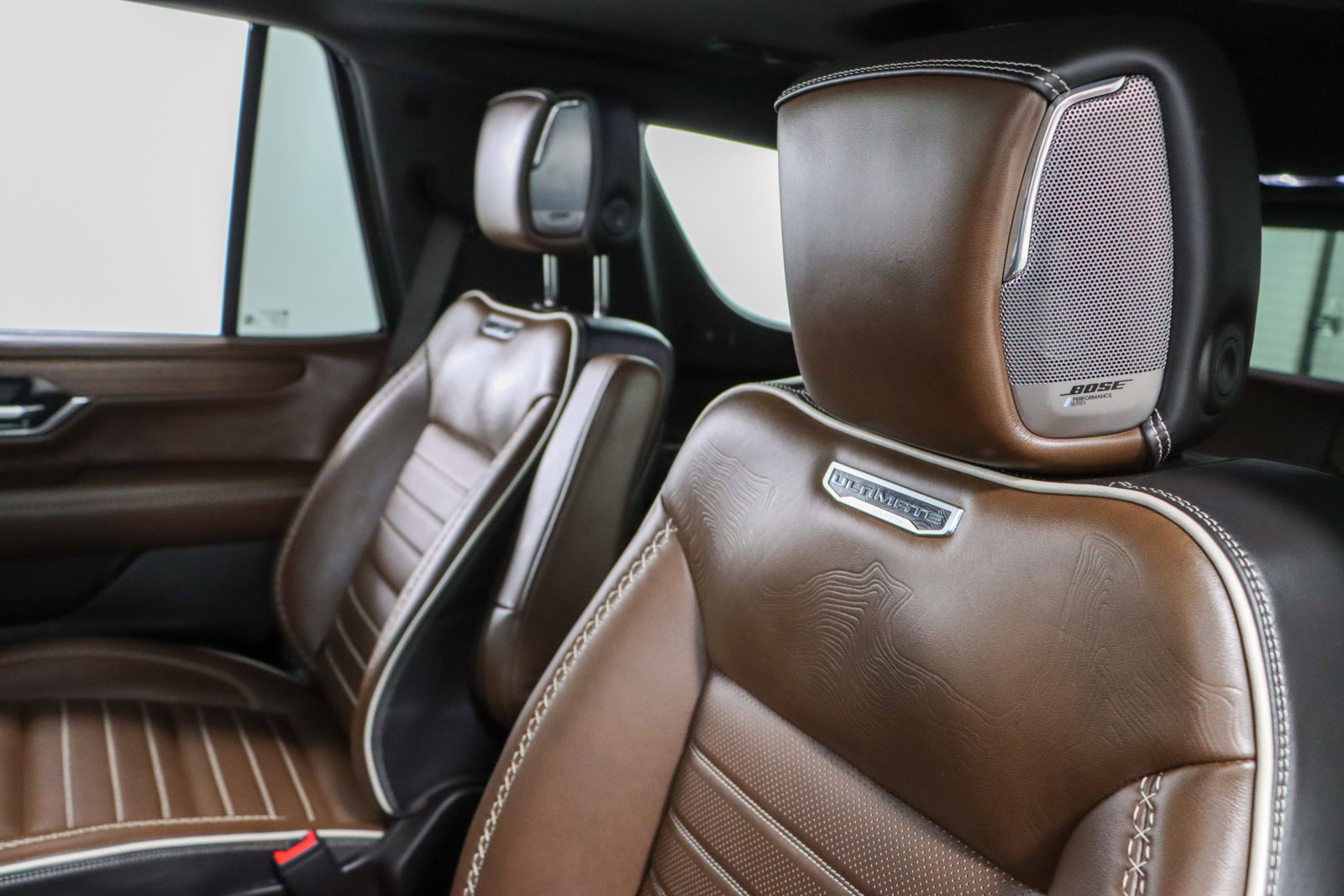 Used 2025 GMC Yukon Denali Ultimate AWD/4WD image 31