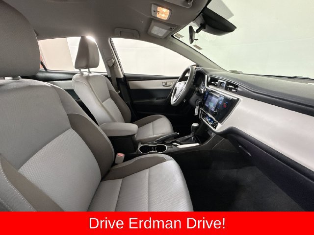 Used 2018 Toyota Corolla LE FWD image 25