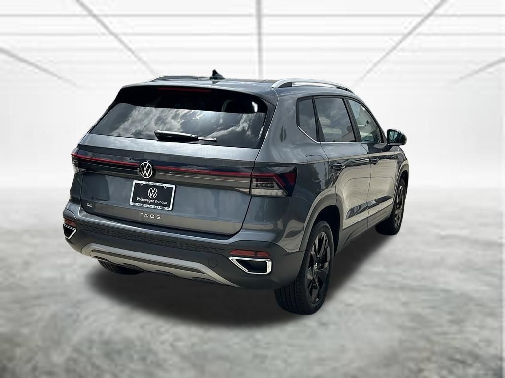 New 2026 Volkswagen Taos SE FWD image 5