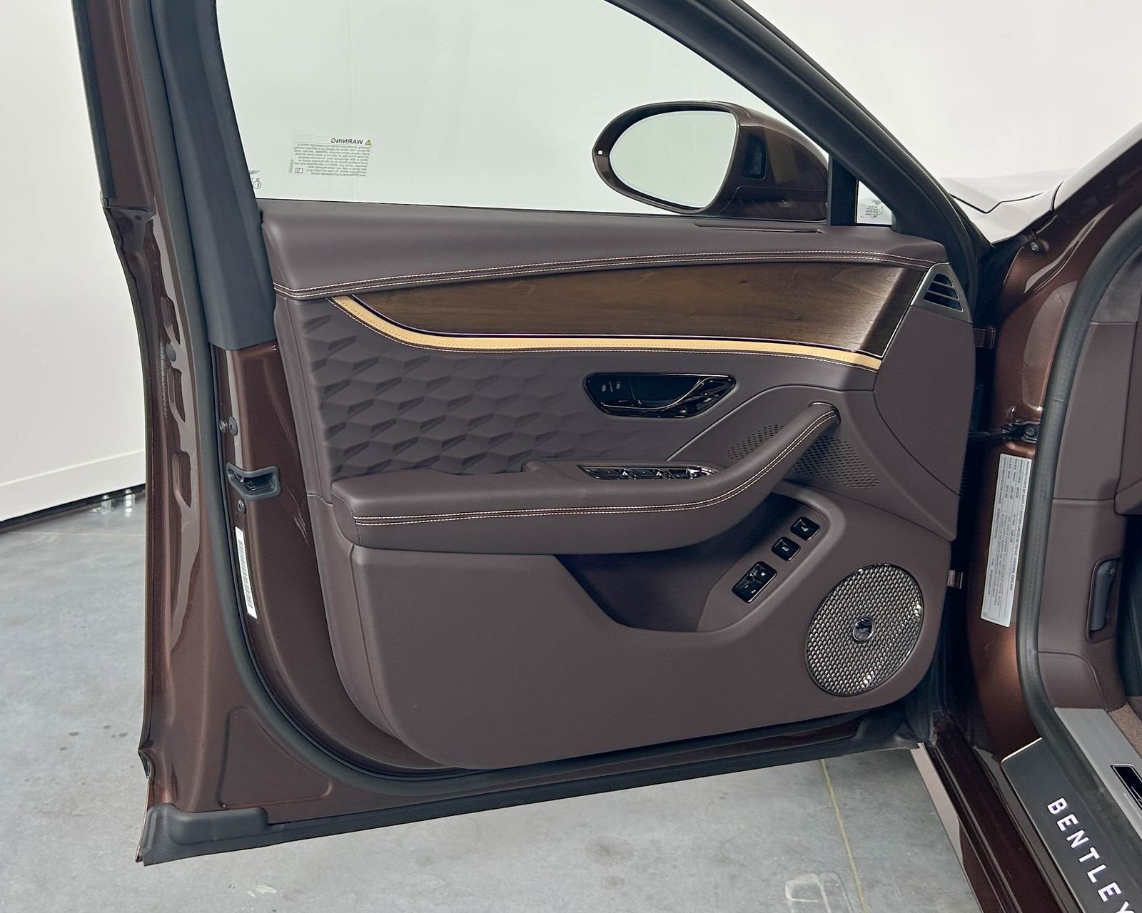 New 2026 Bentley Flying Spur Plug-In Hybrid image 12
