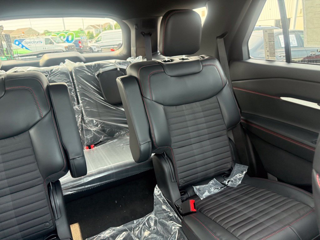 New 2026 Ford Explorer ST-Line w/ ST-Line Street Pack AWD/4WD image 60