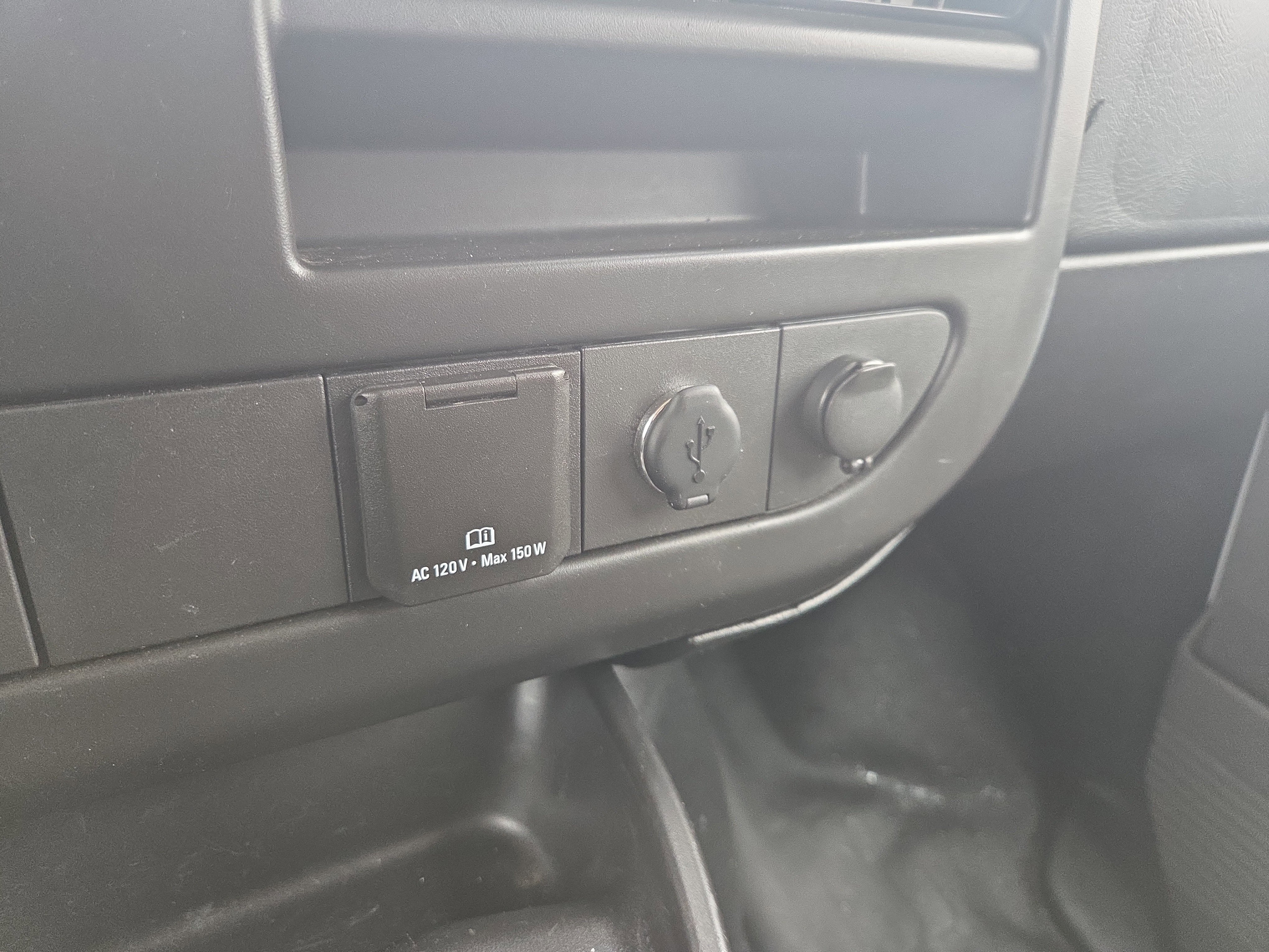 Used 2017 Chevrolet Express 2500 image 20