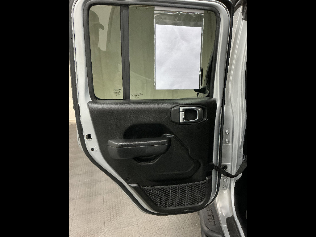 Used 2023 Jeep Gladiator Sport image 14