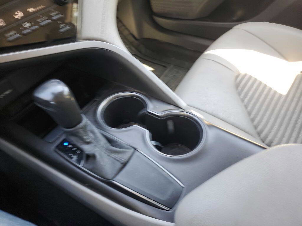 Used 2021 Toyota Camry SE image 29