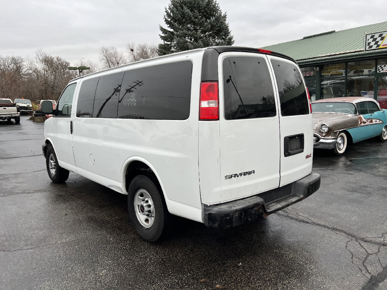Used 2017 GMC Savana 2500 RWD 2500 135 image 5