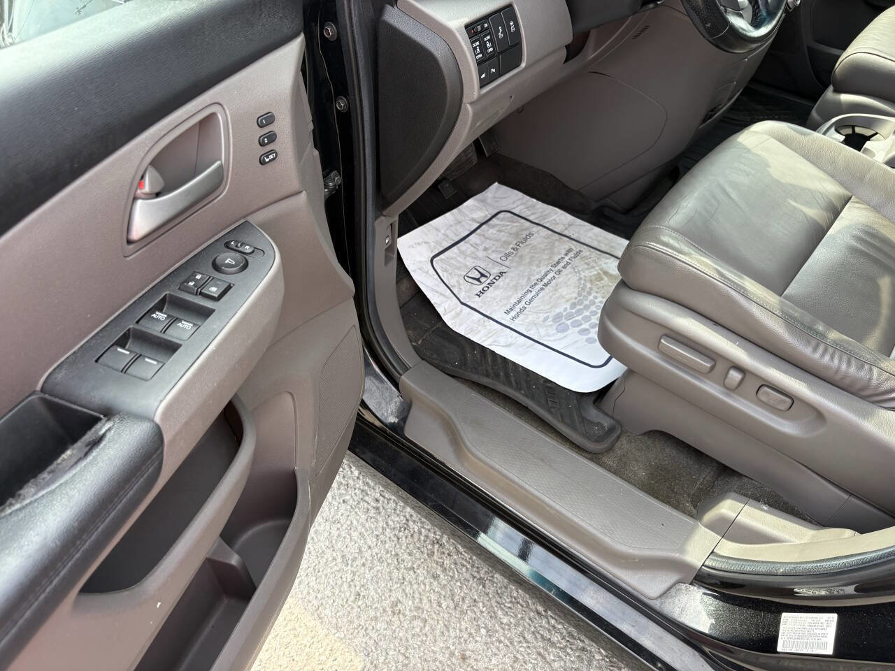 Used 2012 Honda Odyssey Touring Elite image 25