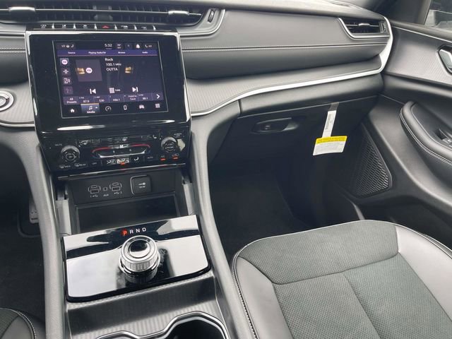 New 2025 Jeep Grand Cherokee L Altitude image 13