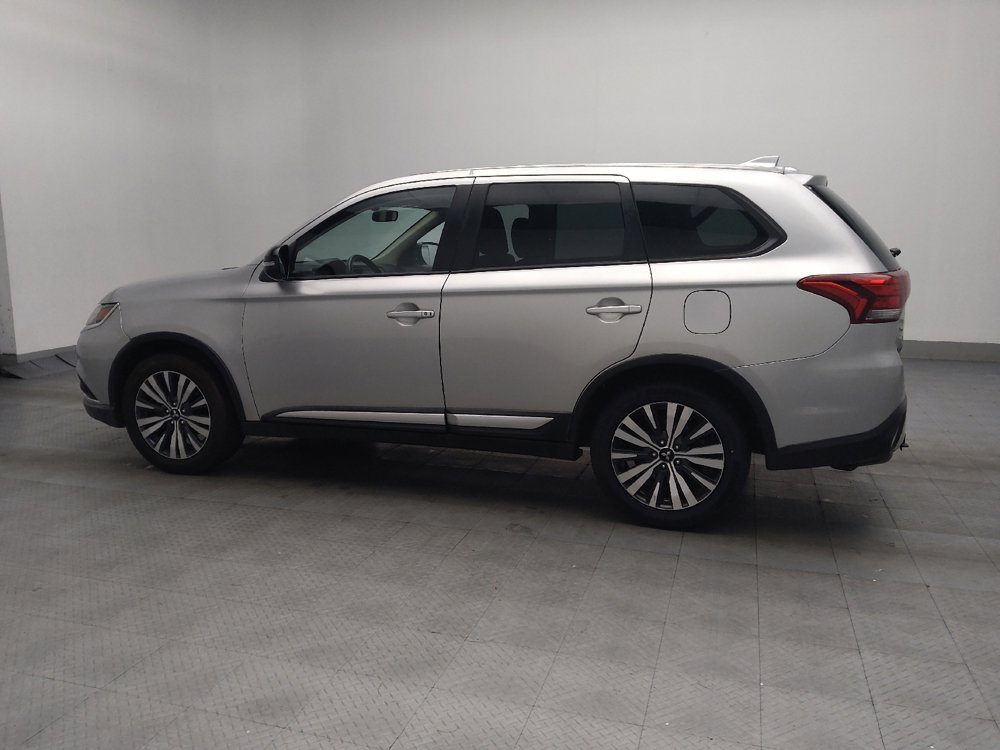 Used 2019 Mitsubishi Outlander SE image 3